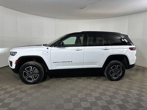 Used 2023 Jeep Grand Cherokee Trailhawk image 6