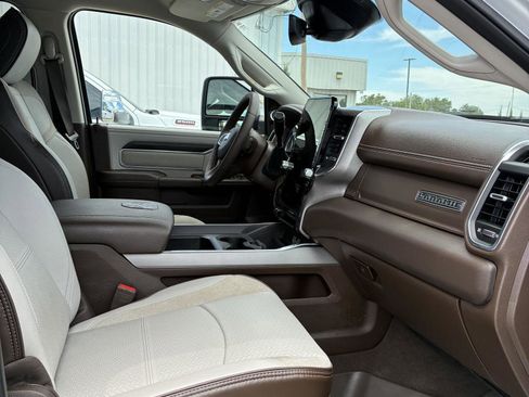 Used 2026 RAM 2500 Laramie AWD/4WD image 4