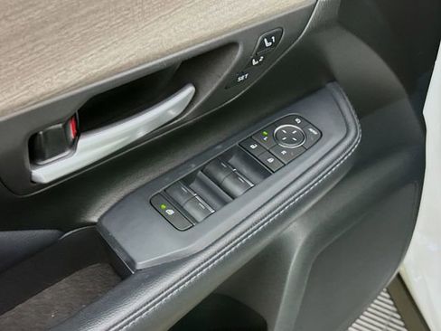 Used 2024 Toyota Grand Highlander FWD image 17