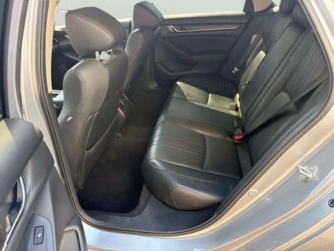 Used 2018 Honda Accord Touring image 7