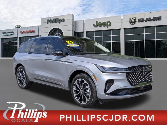 Used 2025 Lincoln Nautilus Reserve AWD/4WD image 1