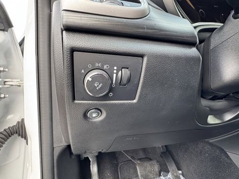 Used 2022 Jeep Grand Cherokee Laredo X image 26