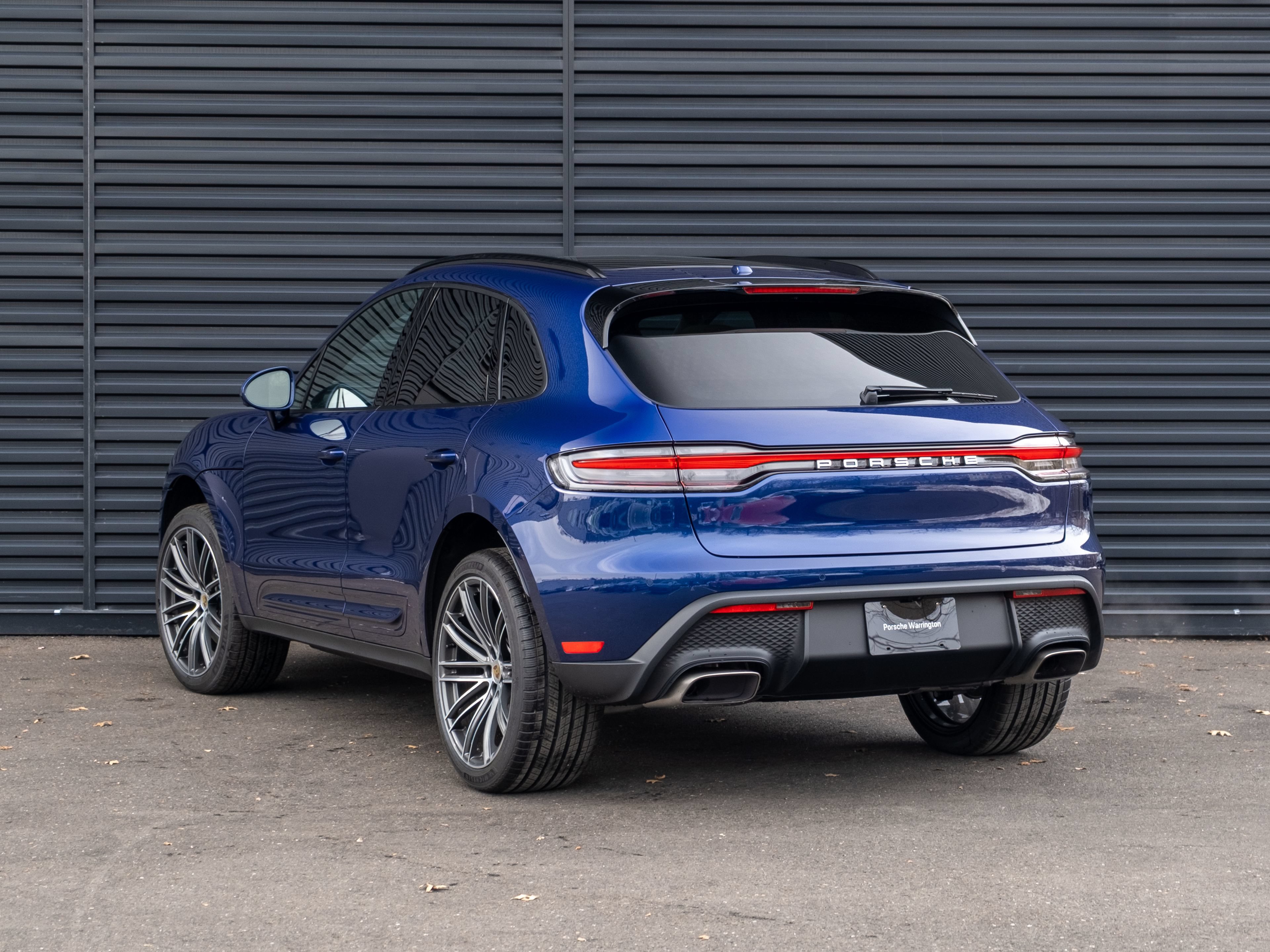 Certified 2026 Porsche Macan AWD/4WD image 3