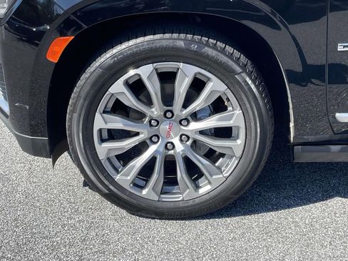 Used 2021 GMC Yukon Denali w/ Denali Ultimate Package image 9