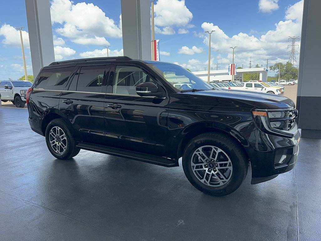 Certified 2025 Ford Expedition Active RWD image 5
