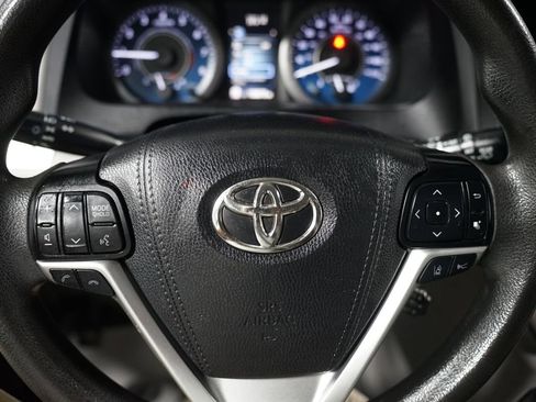 Used 2020 Toyota Sienna LE FWD image 20