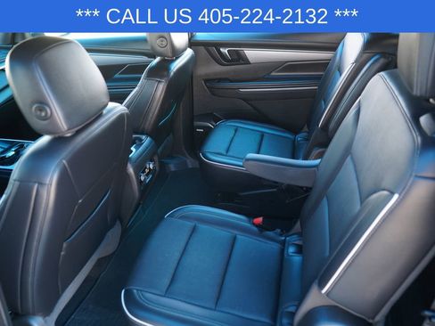 Used 2025 Buick Enclave Preferred image 31