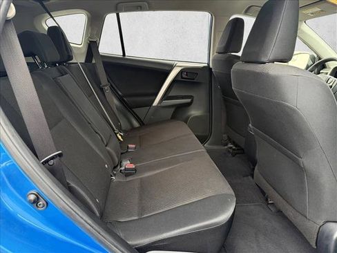 Used 2018 Toyota RAV4 LE image 20