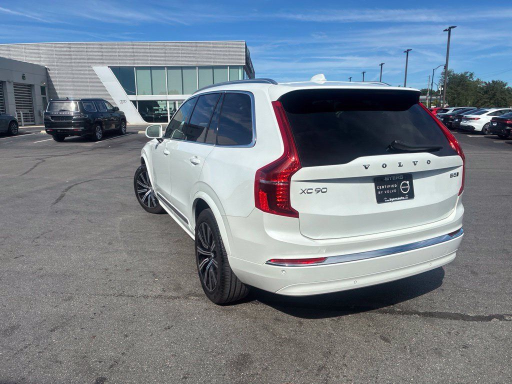 Certified 2024 Volvo XC90 B5 Core w/ Climate Package AWD/4WD image 6