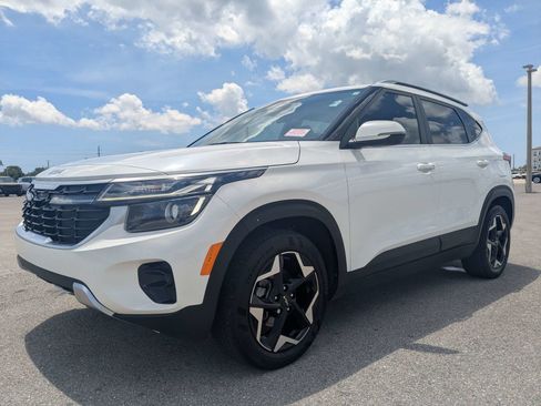 Used 2024 Kia Seltos EX FWD image 9