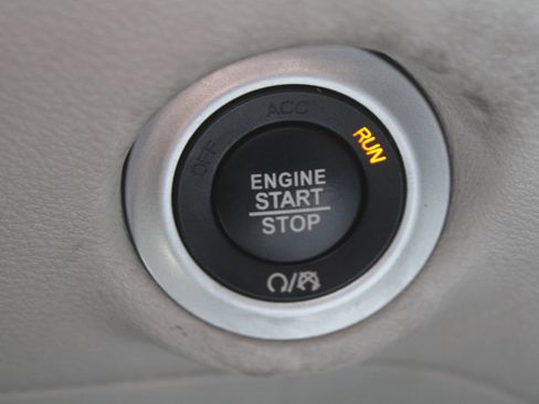 Used 2023 Chrysler Pacifica Touring-L FWD image 40