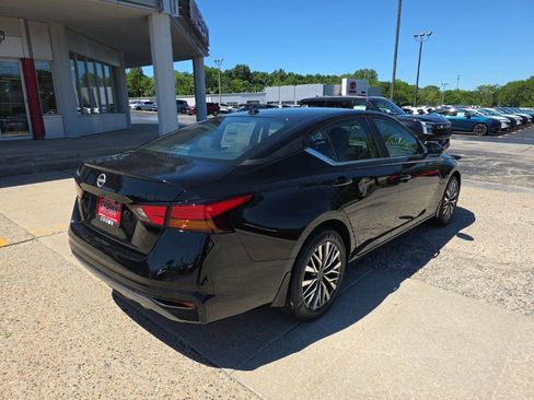 New 2026 Nissan Altima 2.5 SV FWD image 3
