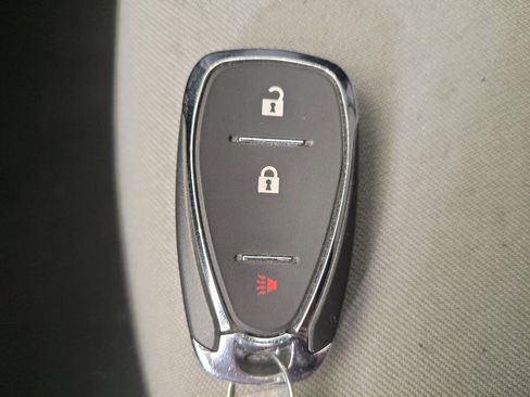 Used 2020 Chevrolet Equinox LT w/ LPO, Chrome Package FWD image 32