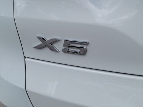 Certified 2024 BMW X5 xDrive40i w/ Premium Package AWD/4WD image 5