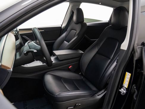 Used 2023 Tesla Model Y Long Range image 18