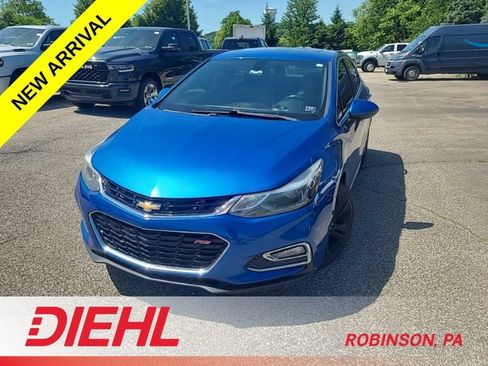 Used 2017 Chevrolet Cruze Premier FWD image 2