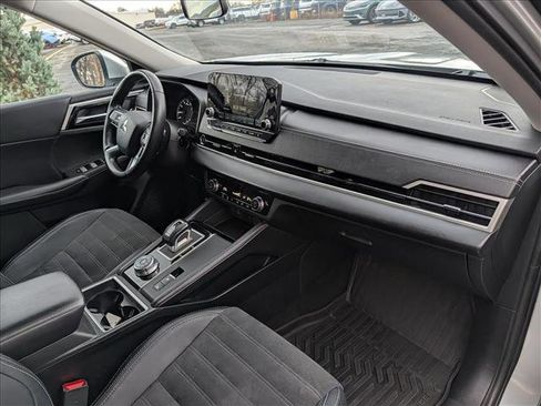 Used 2024 Mitsubishi Outlander SE image 13