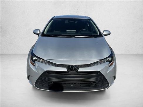 Used 2024 Toyota Corolla LE image 2
