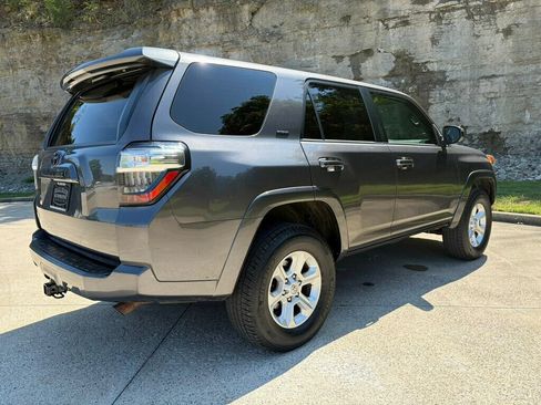 Used 2016 Toyota 4Runner SR5 AWD/4WD image 7