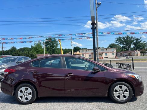 Used 2018 Kia Forte LX FWD image 7