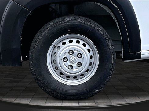 Used 2025 RAM ProMaster 2500 w/ Convenience Group FWD image 9
