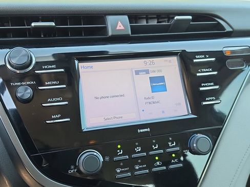 Used 2020 Toyota Camry LE FWD image 25
