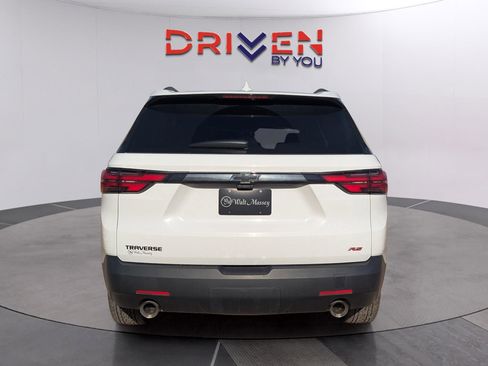 Used 2023 Chevrolet Traverse RS image 7