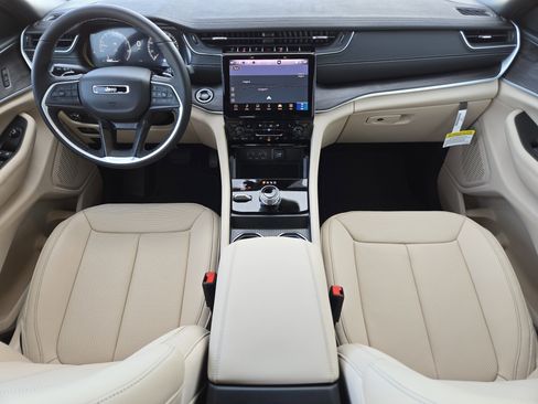 New 2025 Jeep Grand Cherokee L Limited w/ Luxury Tech Group II image 2