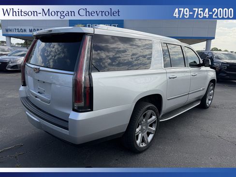 Used 2016 Cadillac Escalade ESV Luxury RWD image 6