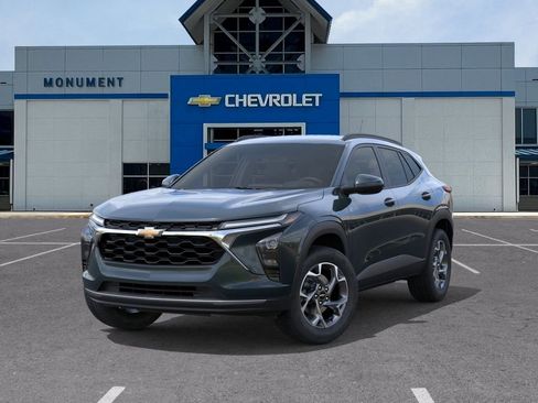 New 2026 Chevrolet Trax LT w/ LT Convenience Package FWD image 6