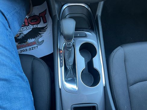 Used 2021 Chevrolet Malibu LT image 16