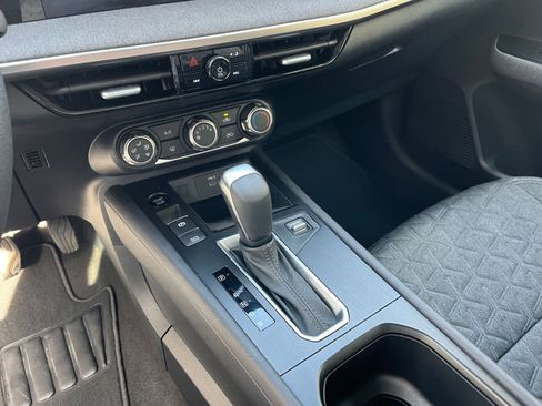 Used 2025 Nissan Kicks SV image 39