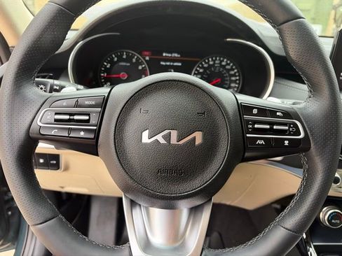 Used 2023 Kia Stinger GT2 RWD image 13