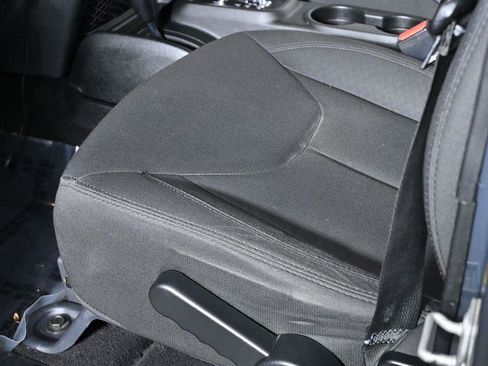 Used 2018 Jeep Wrangler Unlimited Sport S image 25