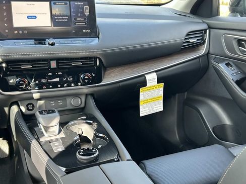 New 2026 Nissan Rogue Platinum w/ Platinum Premium Package AWD/4WD image 23