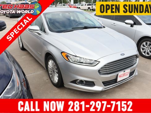 Used 2016 Ford Fusion SE w/ Equipment Group 502A image 1