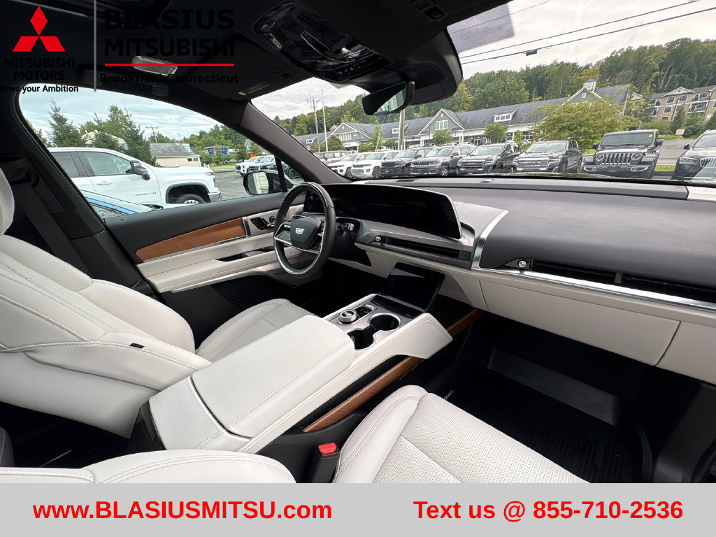 Used 2026 Cadillac Vistiq Sport AWD/4WD image 60