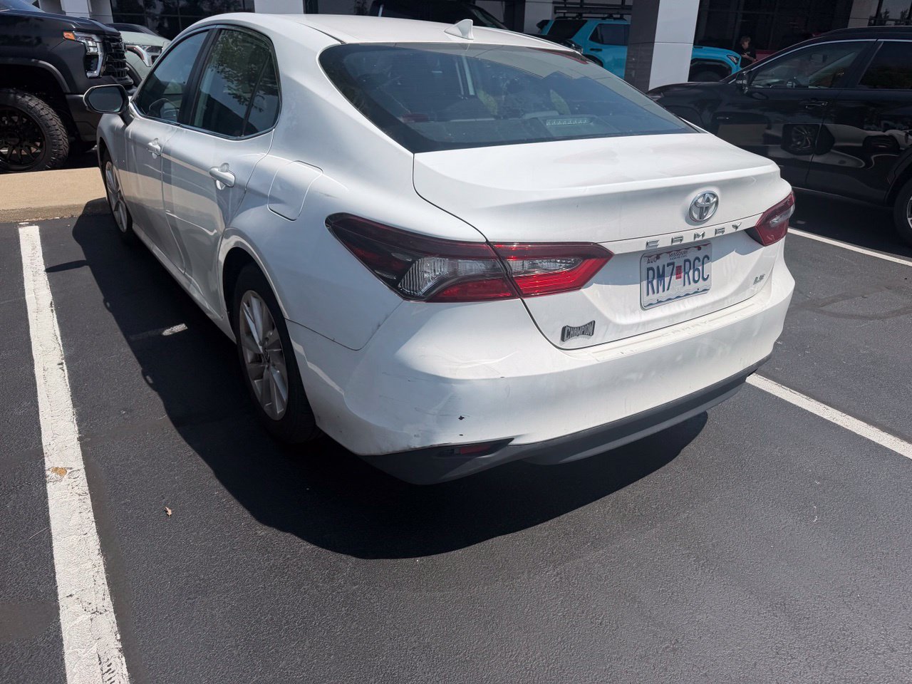 Used 2021 Toyota Camry LE FWD image 6