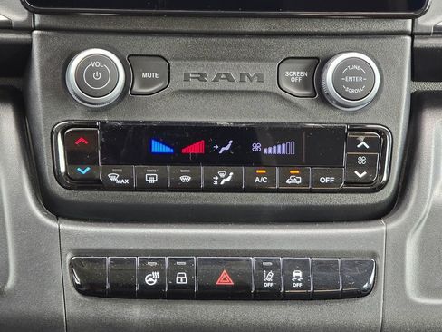 Used 2024 RAM ProMaster 3500 w/ Delivery Van Package image 39