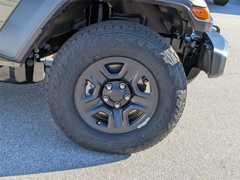 New 2026 Jeep Gladiator Sport image 12