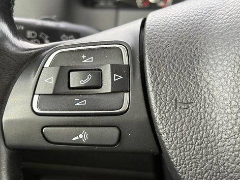 Used 2017 Volkswagen Tiguan S FWD image 18