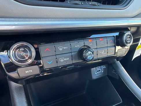 New 2026 Jeep Compass Limited AWD/4WD image 13