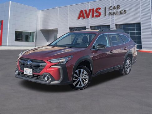 Used 2025 Subaru Outback Premium image 1