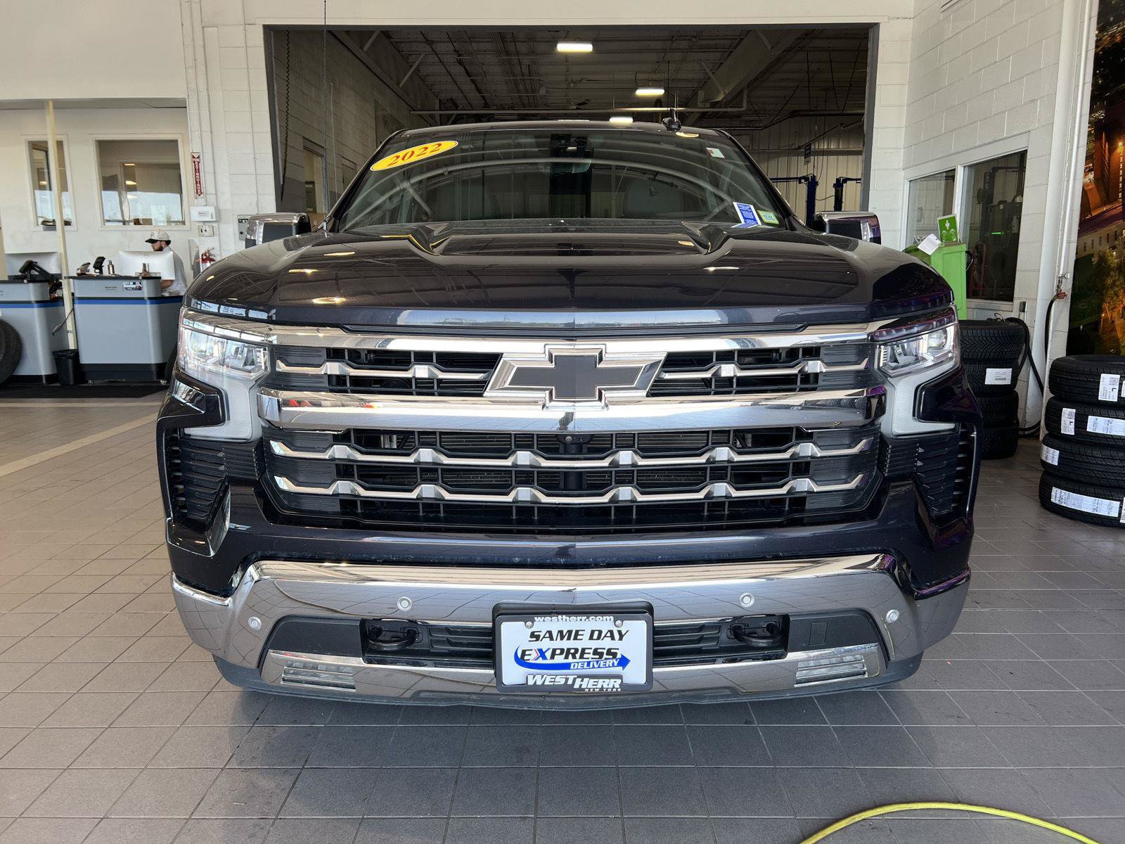 Used 2022 Chevrolet Silverado 1500 LTZ w/ LTZ Premium Package AWD/4WD image 2