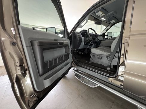 Used 2015 Ford F250 XLT w/ FX4 Off-Road Package AWD/4WD image 13