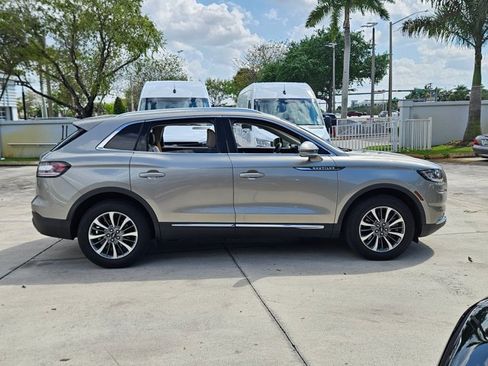 Used 2023 Lincoln Nautilus Standard image 4