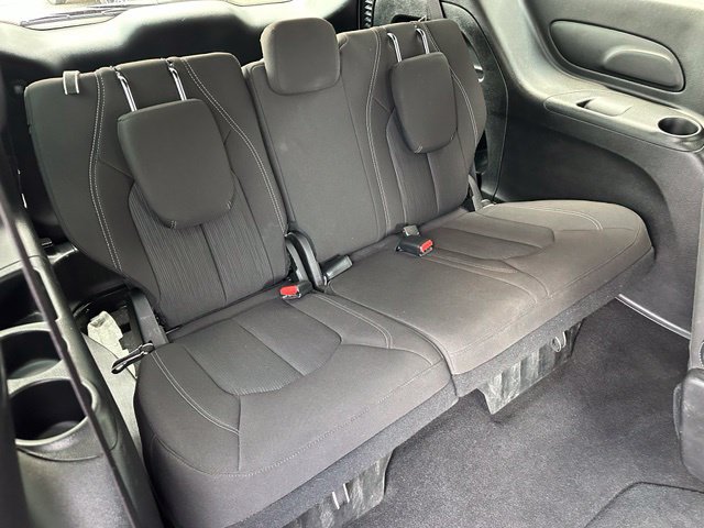 Used 2023 Chrysler Pacifica Touring FWD image 16