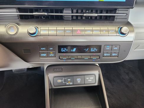 Used 2024 Hyundai Kona SE FWD image 20