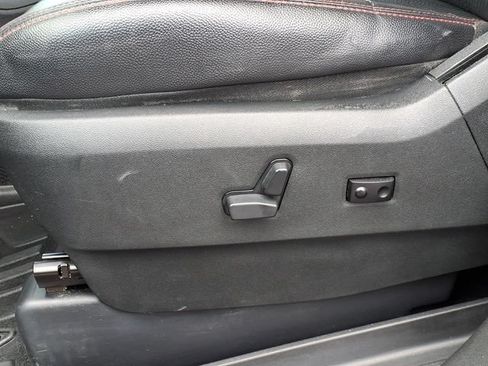 Used 2017 Dodge Grand Caravan GT w/ Safety Sphere Group FWD image 16