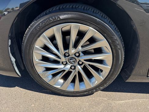 Used 2019 Lexus ES 300h image 26